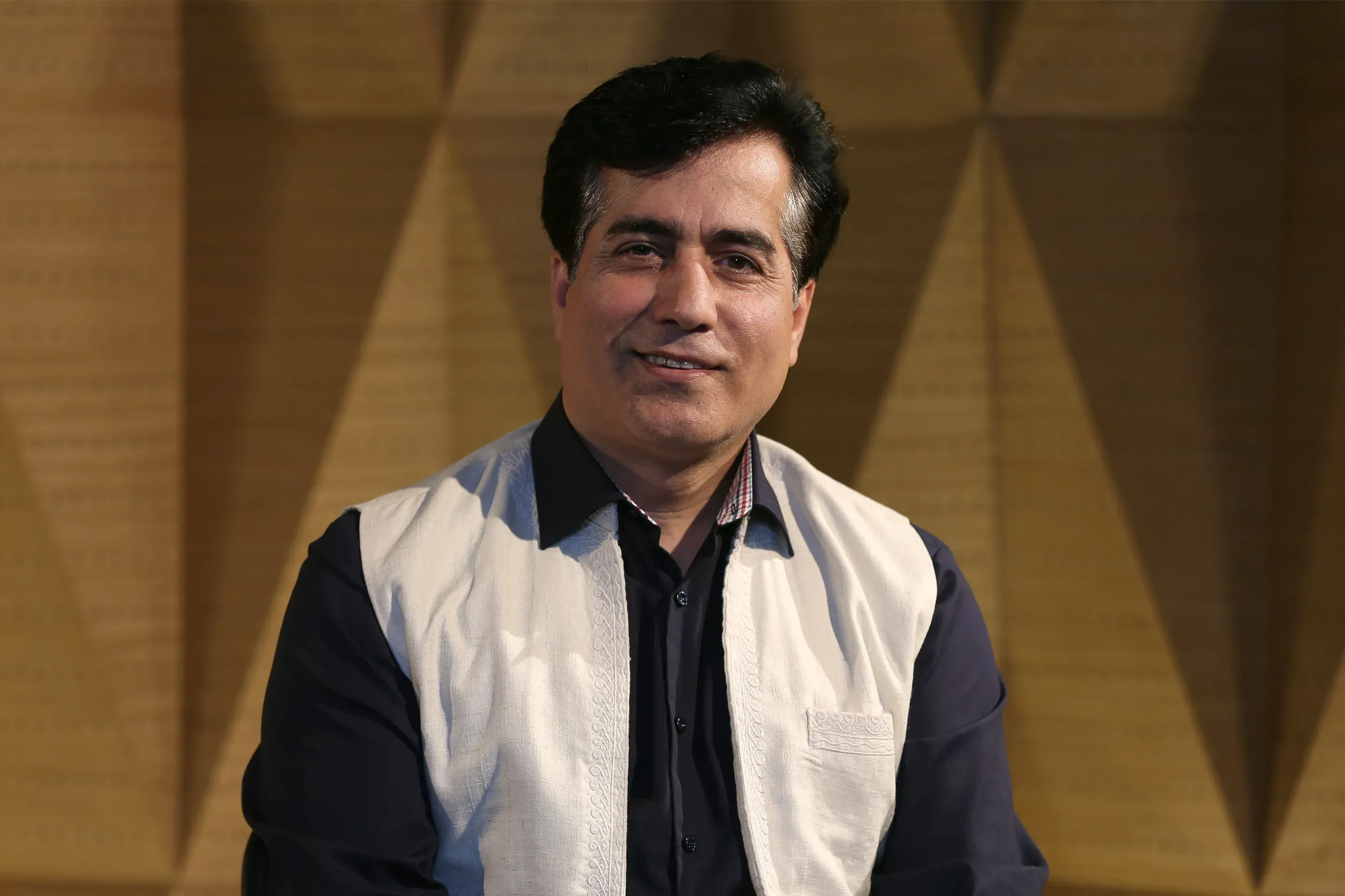 مهیار شادُروان