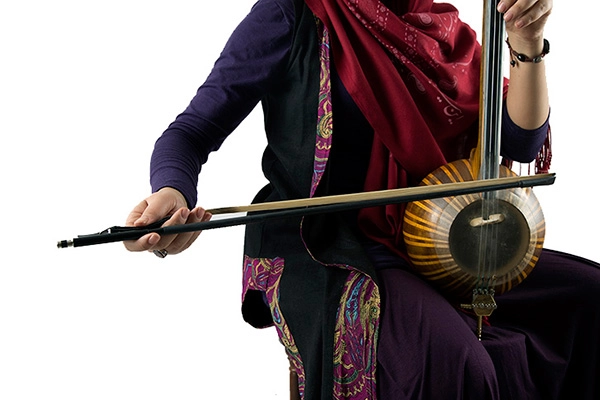 ۳ چالش مهم نوازندگی کمانچه و روش‌های عبور از آن‌ها